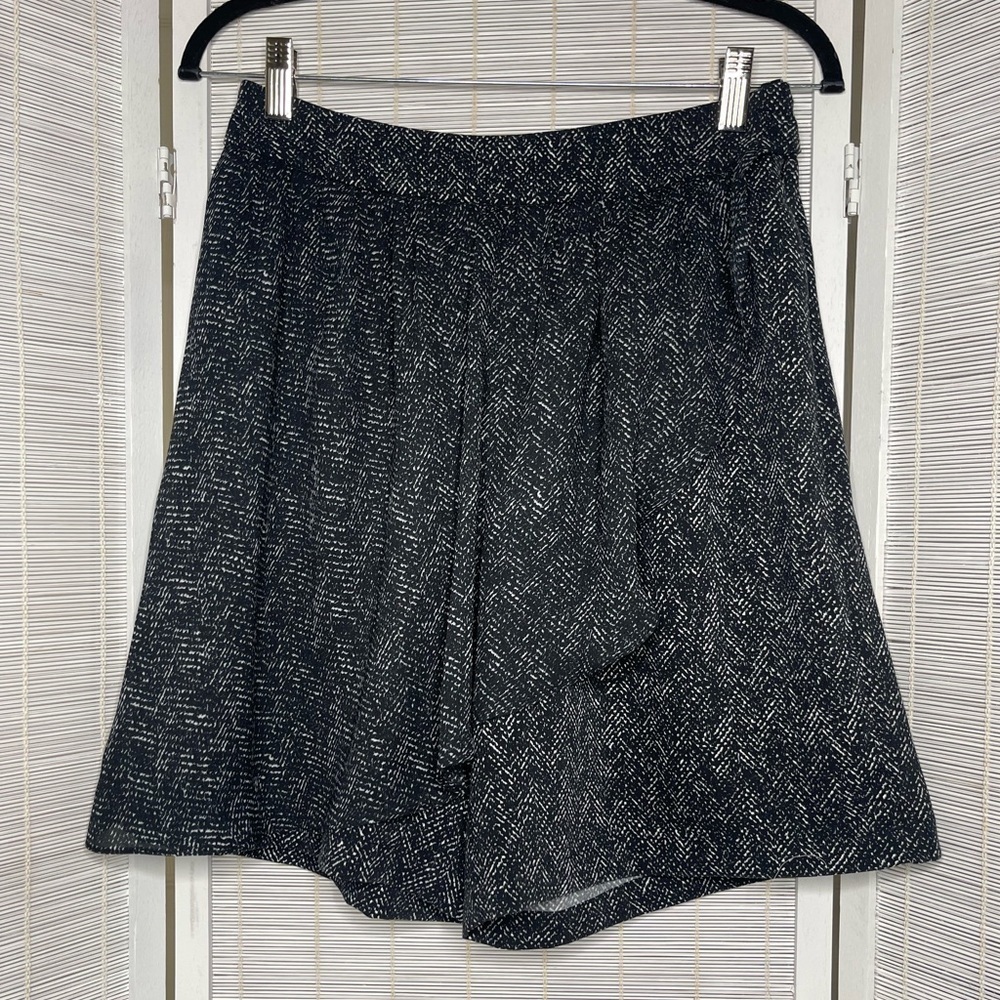 Corey Lynn Calter Ruffle Front Skort Black White Pattern Size 4 NWT